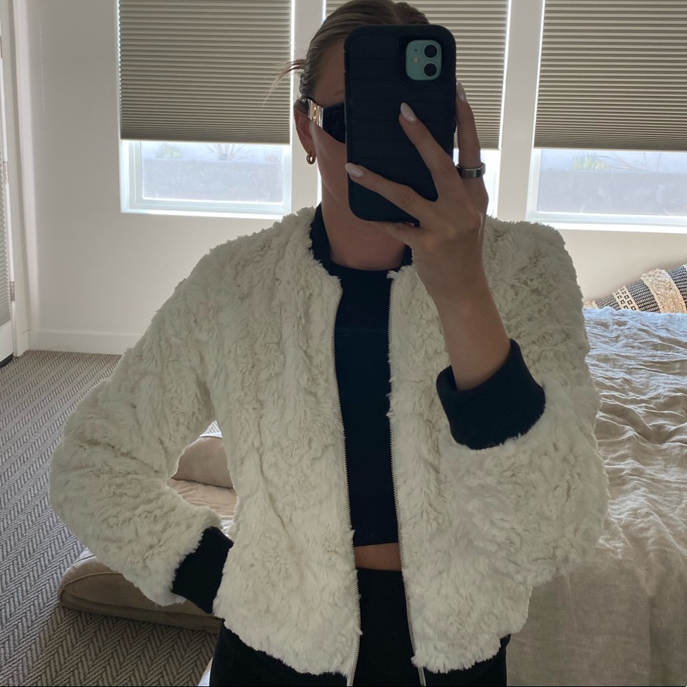 Melrose & market white fuzzy zip up jacket